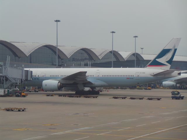 Boeing 777-200 (B-HND) - Awaiting to be pushed back