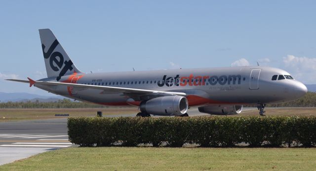 Airbus A320 (VH-VGH) - Jetstar A320 turning into the bay after arriving from Brisbane.