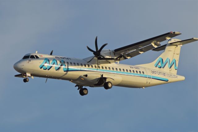 Aerospatiale ATR-72-600 (XA-UZS) - ATR-72-600 XA-UZS MSN 1441 on approach at Mexico City International Airport (07/2018).