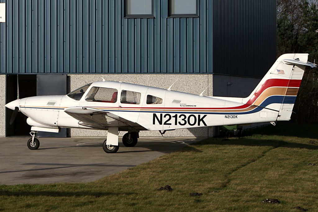 Piper Arrow 4 (N2130K)