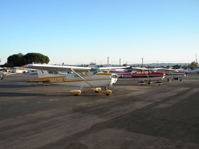 Cessna Skyhawk (N4415R)