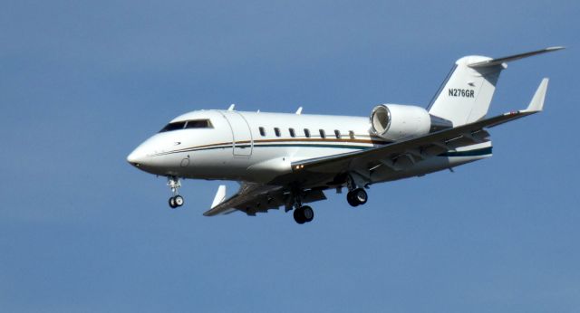 Canadair Challenger (N276GR) - On short final is this 1995 Bombardier Canadair Challenger 601-3R in the Winter of 2022.