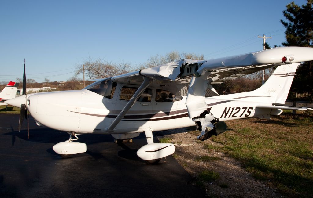 Cessna Skylane (N127S)