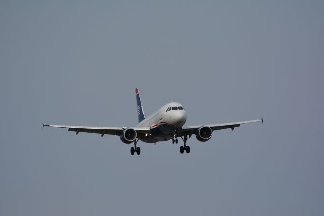 Airbus A319 (N708UW)