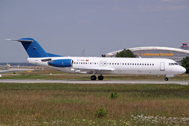 Fokker 100 (4O-AOM)