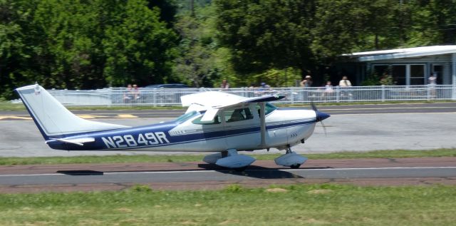 Cessna Skylane (N2849R) - Heading for departure is this 1967 Cessna 182K Skylane from the Spring of 2022.