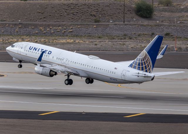 Boeing 737-800 (N73276)