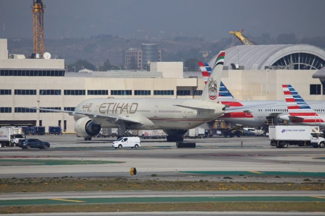 BOEING 777-300ER (A6-ETK)