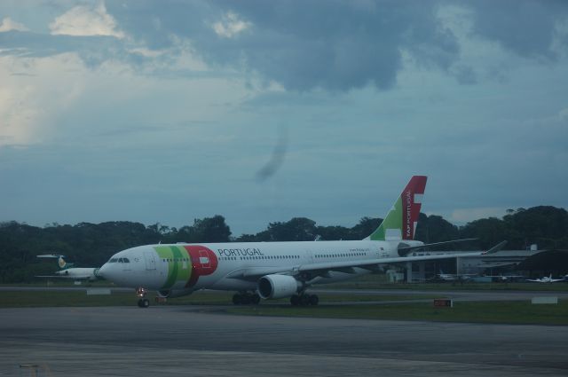Airbus A330-200 (CS-TOP)