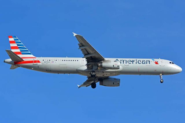 Airbus A321 (N979UY) - American A321-231 N979UY at Sky Harbor on November 27, 2017 