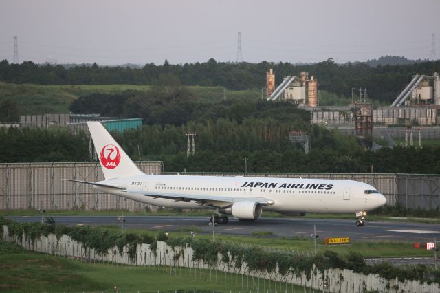 BOEING 767-300 (JA613J)