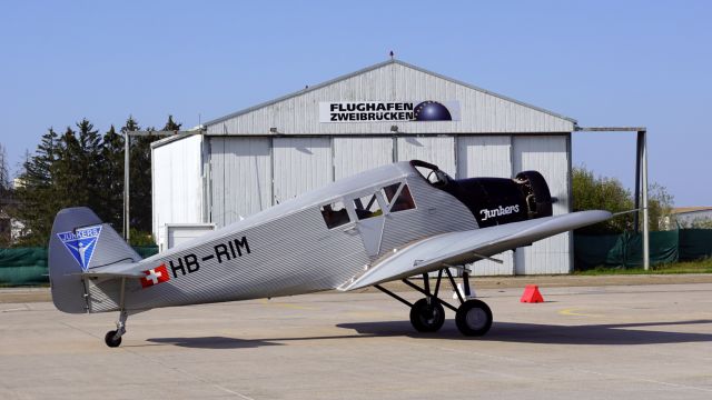 JUNKERS F-13 Replica (HB-RIM) - Zwischenlandung