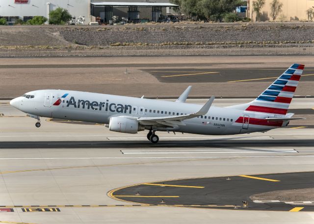 Boeing 737-800 (N860NN)
