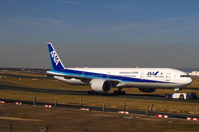 BOEING 777-300 (JA786A)