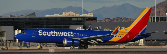 Boeing 737 MAX 8 (N8749Q) - phoenix sky harbor international airport 14DEC21