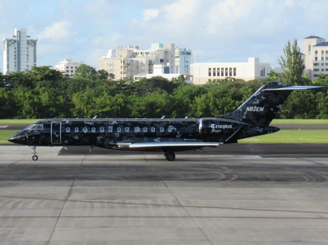 Bombardier Global Express (N82EM)