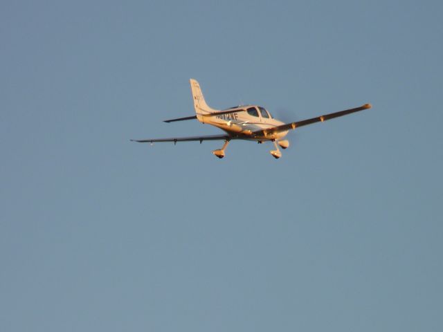 Cirrus SR-22 (N872WF) - Jan 27, 2012 departing Rwy 20