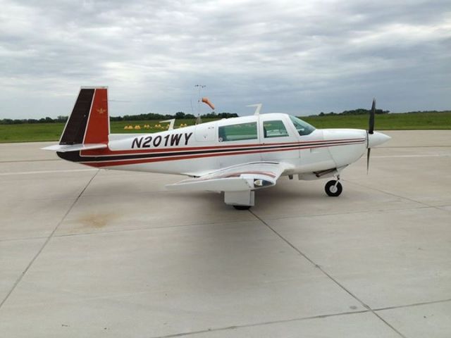 Mooney M-20 (N201WY)