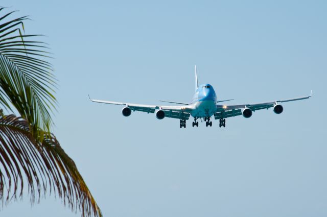 Boeing 747-400 (F-HKIS)