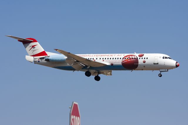 Fokker 100 (OE-LVK)