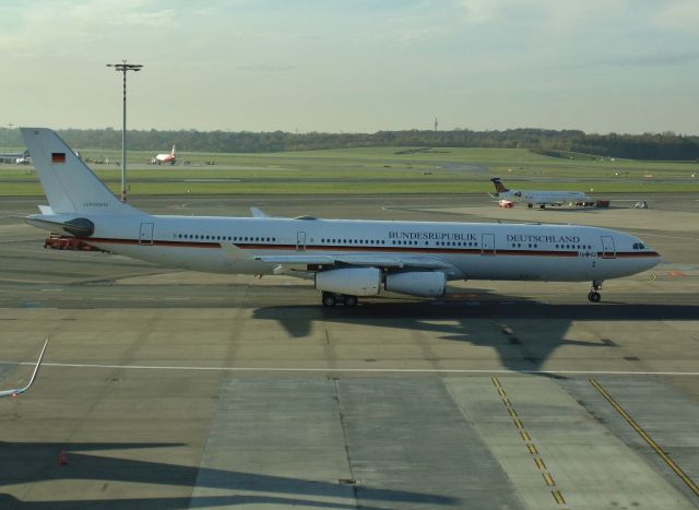 Airbus A340-300 (GAF1602)