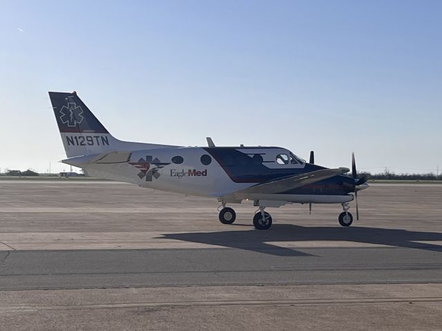 Beechcraft King Air 90 (N129TN) - Leaving base