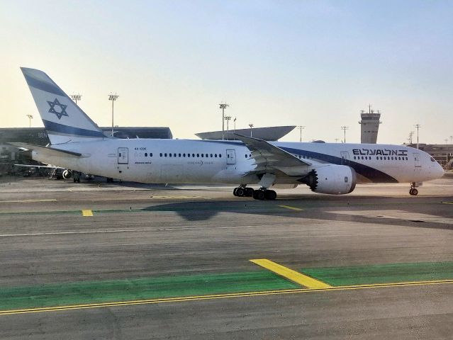 Boeing 787-9 Dreamliner (4X-EDE)