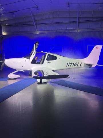 Cirrus SR-22 (N116LL)