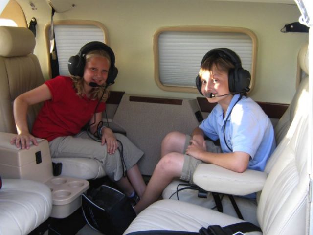 Piper Saratoga (N41453) - The family that flies together.....has fun!