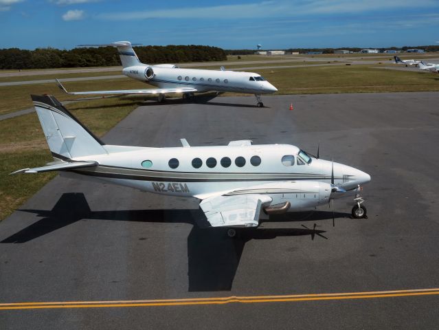 Beechcraft King Air 100 (N24EM) - Garrett engines.