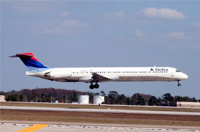 McDonnell Douglas MD-88 (N970DL)