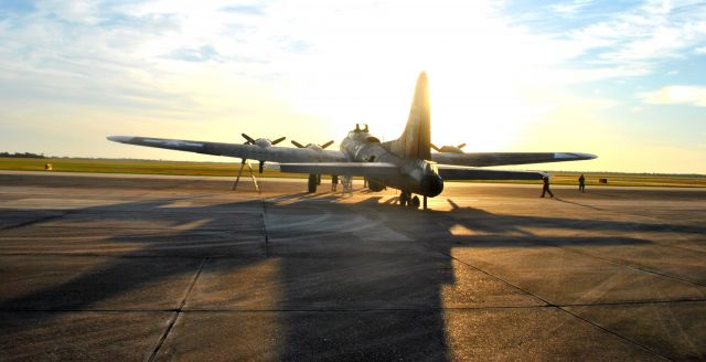 Boeing B-17 Flying Fortress (N7227C)