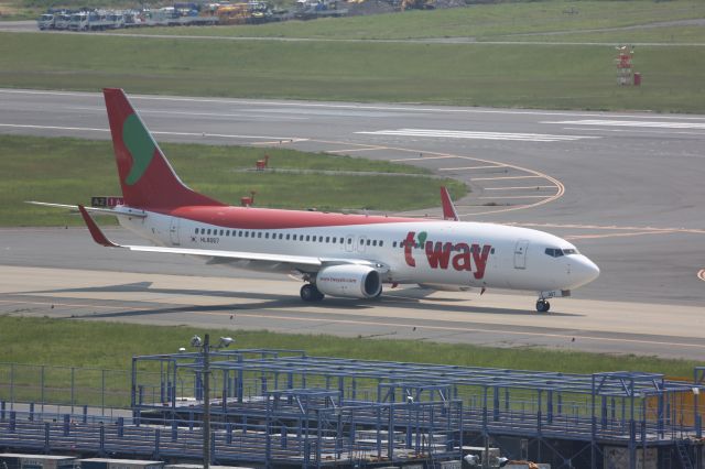 Boeing 737-800 (HL8067)