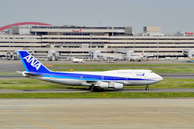 Boeing 747-400 (JA8966) - Japan was one of the 1st Countries to introduce the Boeing B-747 "Jumbo Jet" back in 1971.br /But also one of the 1st to replace them...