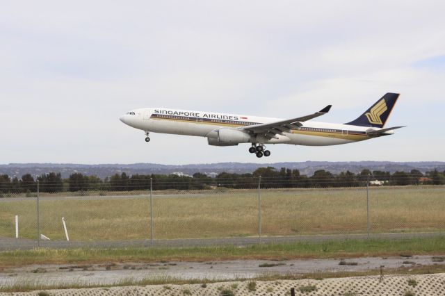 Airbus A330-300 (9V-STH)