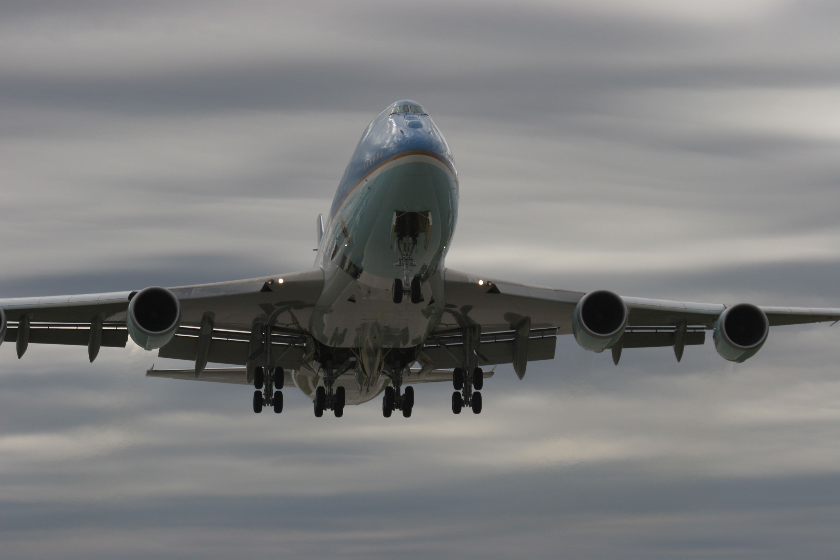 Boeing 747-200 (N29000) - Air Force One Departs Green Bay, Wisconsin on Nov. 1 after a Presidential Campaign Stop.