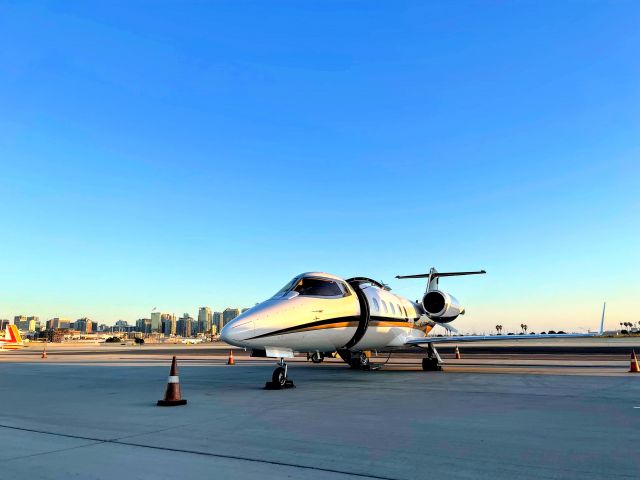 Learjet 60 (N317MP)