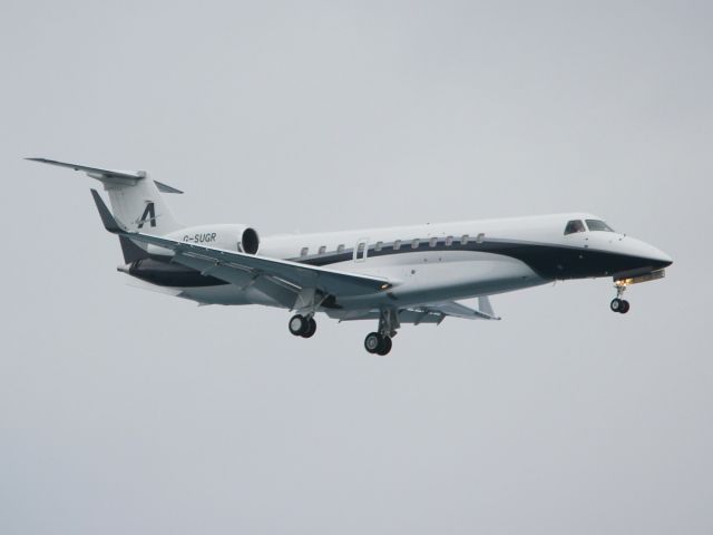 Embraer ERJ-135 (G-SUGR) - 21 mai 2015