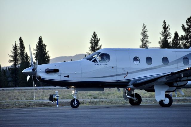 Pilatus PC-12 (N591SS) - Sunset shooting at Truckee, CA