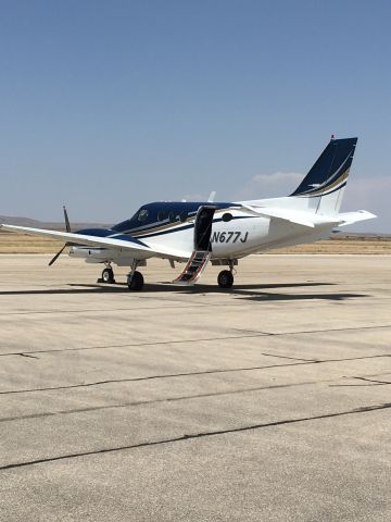 Beechcraft King Air 90 (N677J)
