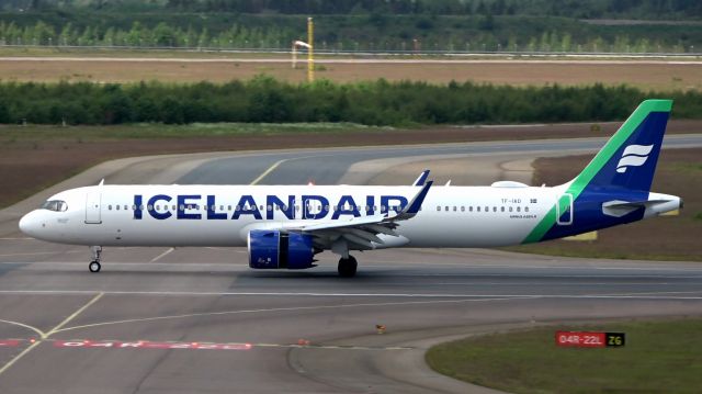 Airbus A321 (TF-IAD)