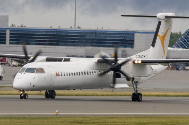de Havilland Dash 8-400 (C-GPAO)