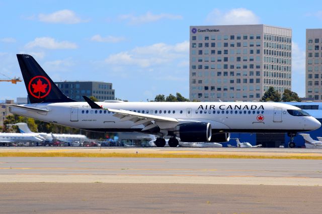 Airbus A220-300 (C-GTZS)