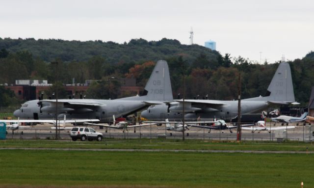 Lockheed C-130 Hercules —