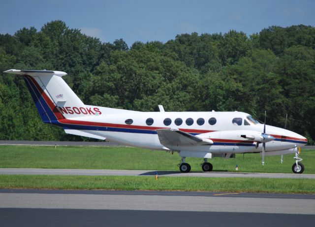 Beechcraft Super King Air 200 (N500KS) - KEN SCHRADER RACING INC - 8/20/10