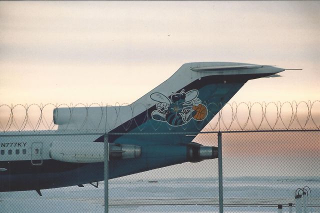 BOEING 727-200 (N777KY)