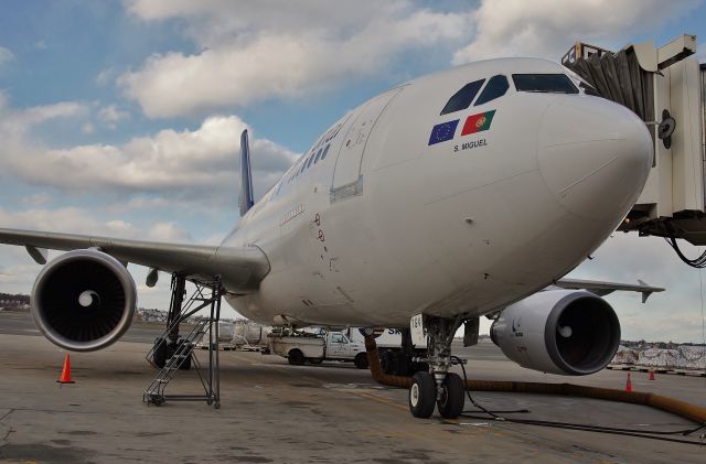 Airbus A310 (CS-TGV) - San Miguel