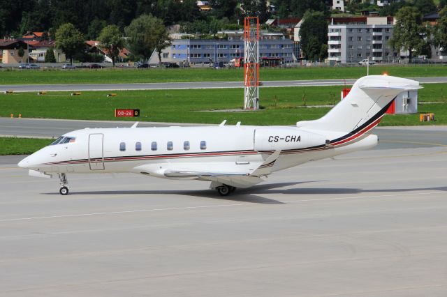 Bombardier Challenger 300 (CS-CHA)