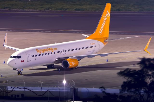 Boeing 737-800 (C-GLRN) - TENERIFE NORTEbr /12/01/2019