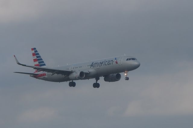 Airbus A321 (N933AM)